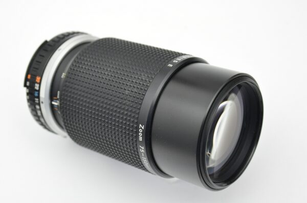 Nikon 75-150mm Serie E Zoom 3.5 AIS ist im Zustand A/A+