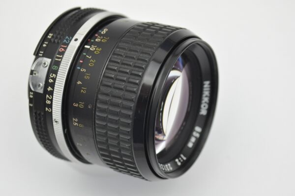 Nikon Nikkor 85mm 2.0 - AI Zustand A- herausragende Bildqualität