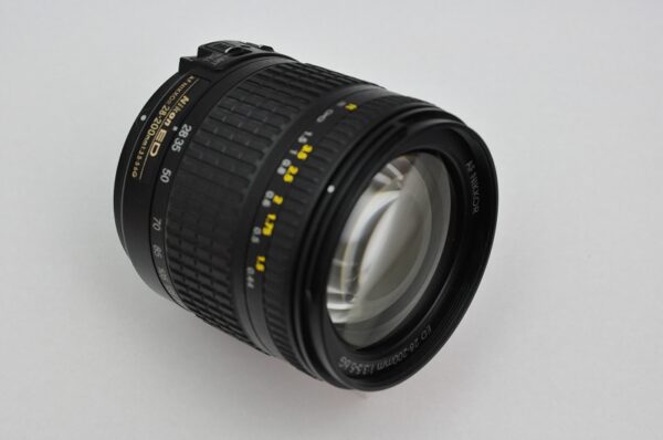 Nikon AF Nikkor 28-200mm 3.5-5.6 G - TOP - sehr gute Bildqualität