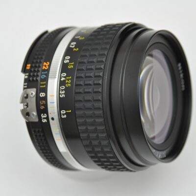 Nikon Nikkor 28mm 3.5 AI - klein - sehr kompakt - höchstwertig verarbeitet