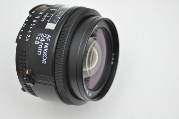 Nikon AF 24mm 2.8 extrem scharfes Objektiv ohne Verzerrung