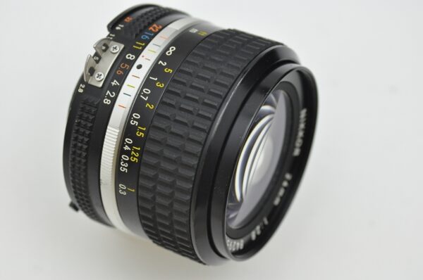 Nikon Nikkor 24mm 2.8 AIS sehr scharfes Objektiv - so gut wie keine CAs
