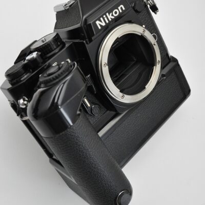 Nikon Kameraset FE2 mit MD-12 -Zustand technisch perfekt