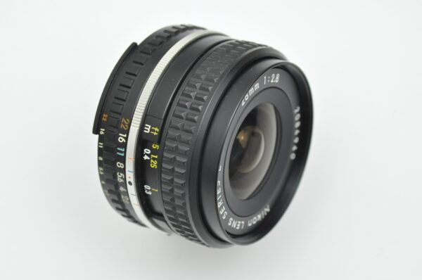 Nikon 28mm 2.8 AIS Serie E Objektiv kompakte Größe - geringes Gewicht