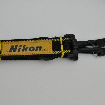 Nikon Schulterriemen gelb-schwarz mit Lederschriftzug
