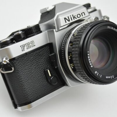 Nikon Kameraset FE2 mit Nachführmessung im Sucher - TOP