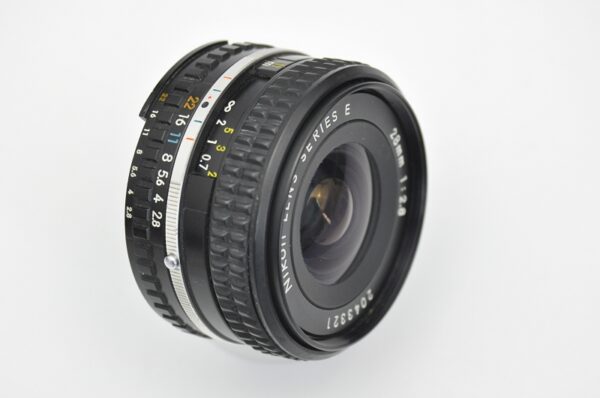 Nikon 28mm 2.8 AIS Serie E - kompakte Größe - sehr geringes Gewicht