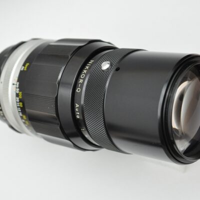 Nikon Nikkor 200mm 4.0 Q - keine Verzerrungen, leichte chromatische Aberration, bei Blende 4 eine sehr geringe Vignettierung – Zustand A