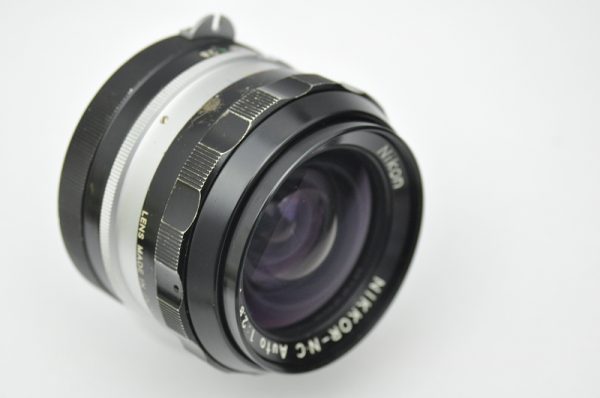 Nikon Nikkor 24mm 2.8 NC NON-AI ab Blende 4 überragend bis zum Randbereich, es hat so gut wie keine CAs.