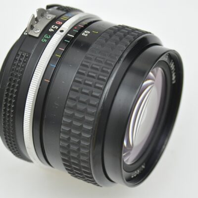 Nikon Nikkor 28mm 3.5 - AI - scharfes manuelles Objektiv - TOP