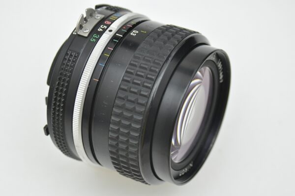 Nikon Nikkor 28mm 3.5 - AI - scharfes manuelles Objektiv - TOP