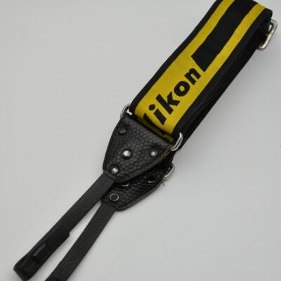 Nikon Schulterriemen breit - gelb schwarz - angenehm zu tragen