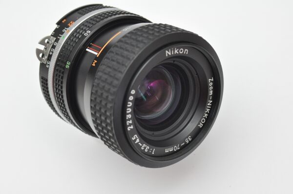 Nikon Zoom 35-70mm AIS - Schärfe und Auflösung im Zentrum ist über den gesamten Bereich sehr gut